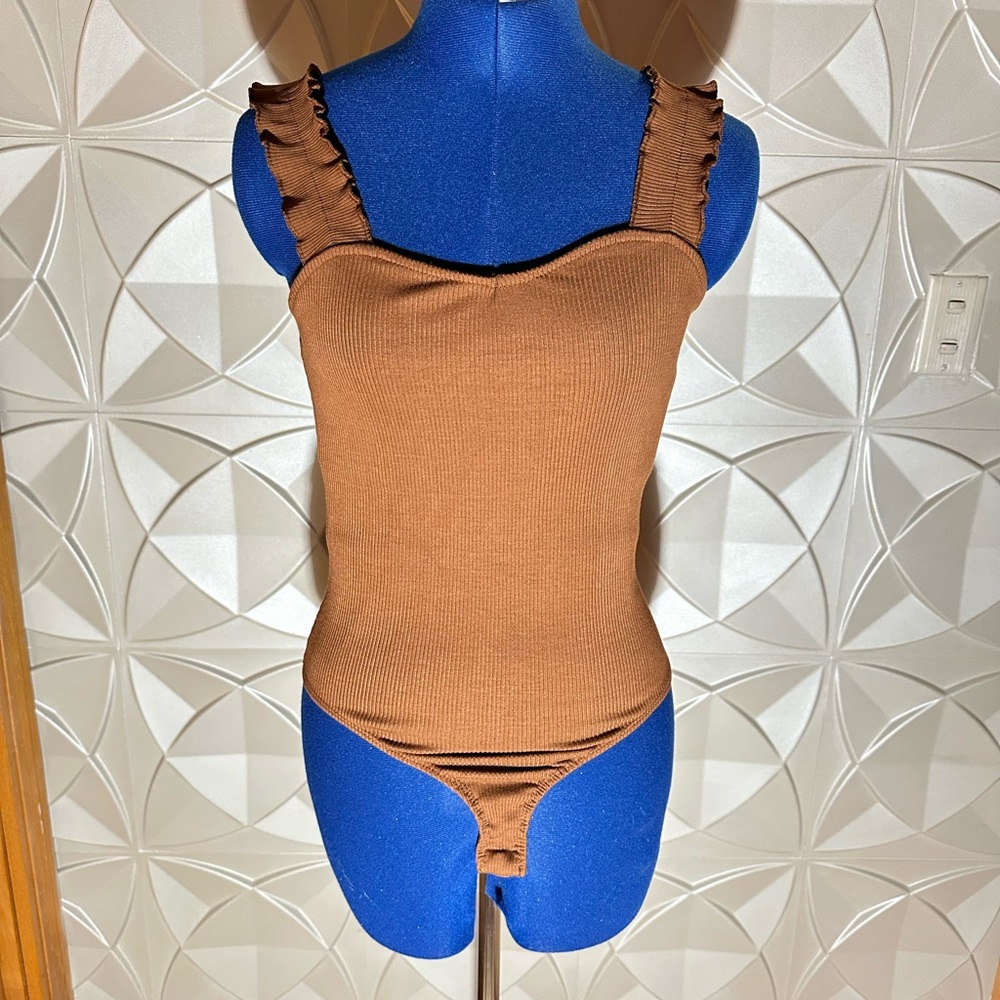 Francesca’s NWOT Beverly knit ruffle bodysuit